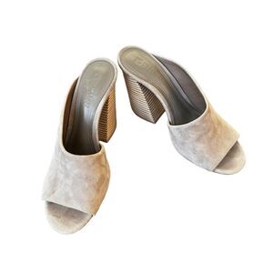 Mercedes Castillo Izar Block Heel Tan Cream Suede Mule Sandal Women's Size 6.5